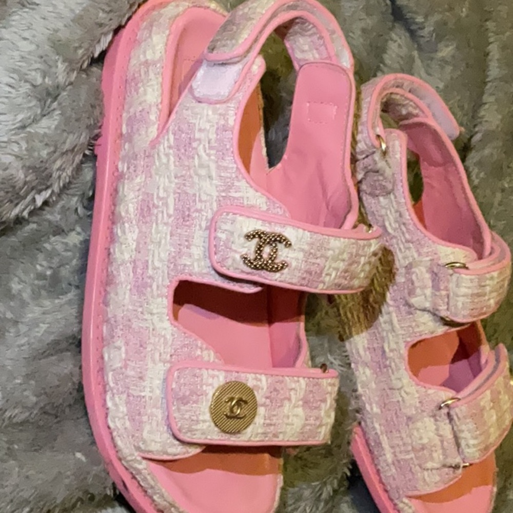 Chanel Pink Tweed Sandals - Picture 2 of 5